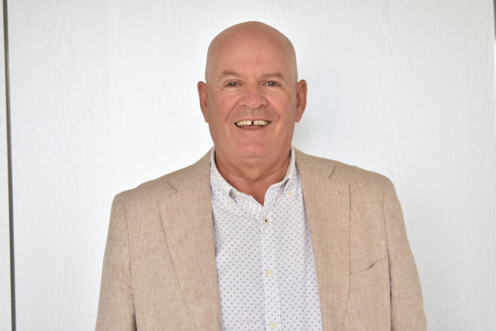 Maltrato a las personas mayores, confemac en el podcast de nos hacemos mayores